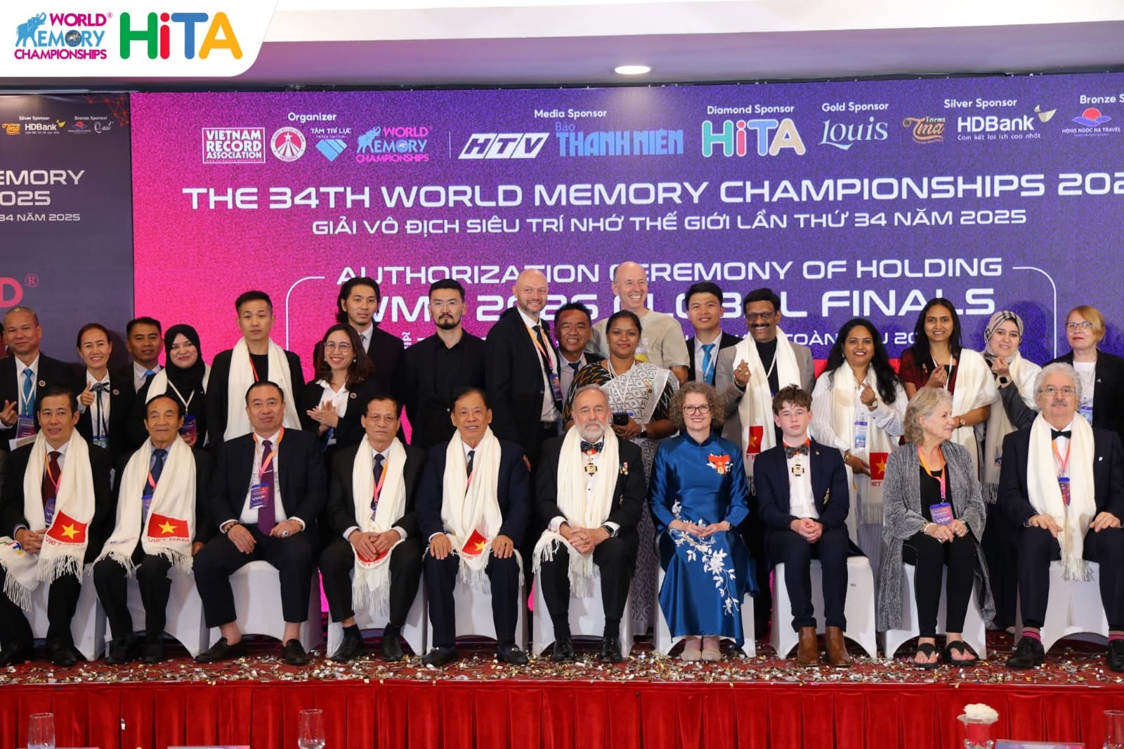 Authorization ceremony group photo at World Memory Championships
